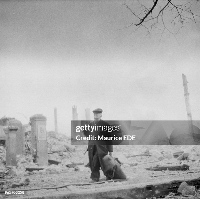 LA VILLE DE FREUDENSTADT EN RUINES 1945