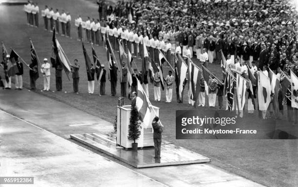 Serment olympique prononcé lors de la cérémonie d'ouverture des Jeux Olympiques le 19 juillet 1952 à Helsinki, Finlande.