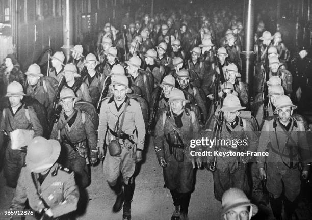 Les réservistes arrivant à la gare de Termini avant de s'embarquer pour l'Afrique orientale, à Rome, Italie le 18 février 1935.