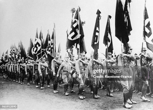 Parade des hitlériens à Cobourg, Allemagne le 19 octobre 1932.