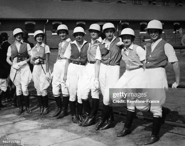 Des femmes joueuses de polo photographiées lors du Society Circus à Fort Myers, Floride, Etats-Unis le 30 mars 1930.