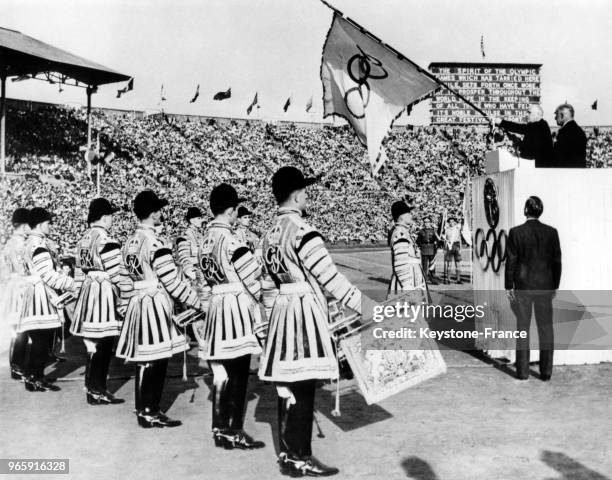 Les gardes britanniques lors de la cérémonie de clôture des Jeux Olympiques au stade de Wembley le 14 août 1948 à Londres, Royaume-Uni.