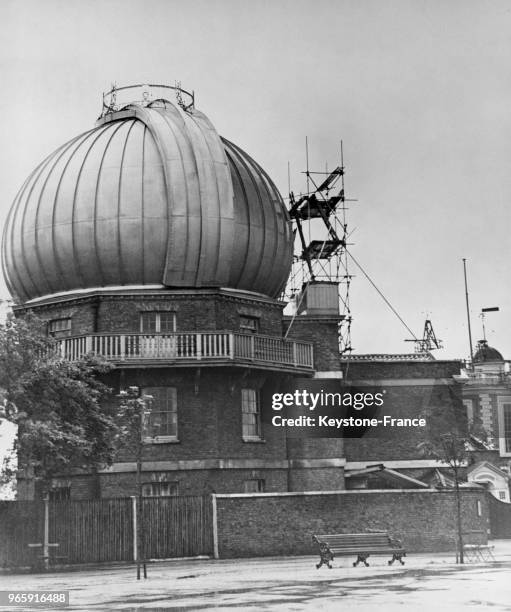 Le dôme de l'observatoire de Greenwich à Londres, Royaume-Uni le 24 mai 1946.