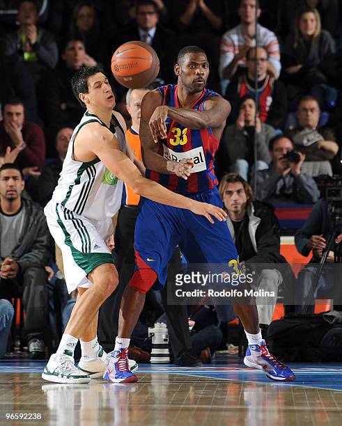 Pete Mickeal, #33 of Regal FC Barcelona competes with Dimitris Diamantidis, #13 of Panathinaikos Athens during the Euroleague Basketball 2009-2010...