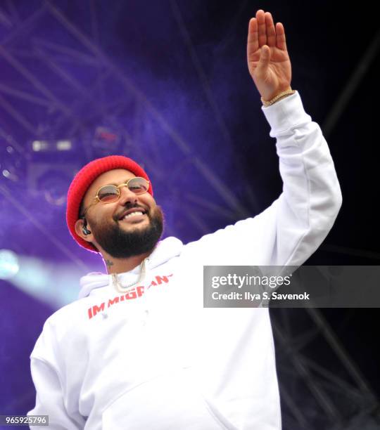 Bigbelly Rapper Belly Rapper Photos and Premium High Res Pictures - Getty Images