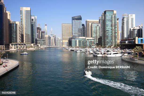 Bras de mer à l'intérieur du quartier de Dubai Marina ;port de plaisance.