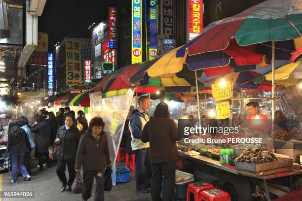 Asie, Coree du Sud, Seoul, marche de nuit de Namdaemun.