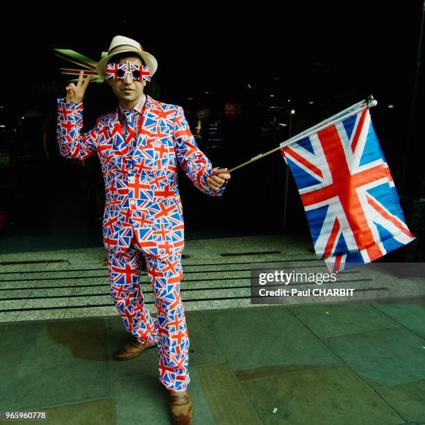 Homme habillé aux couleurs du drapeau anglais, 28 mai 2016, Londres, Royaume-Uni.