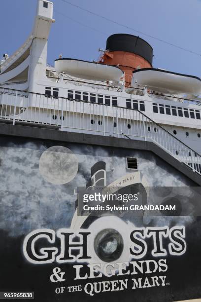 Long Beach, the cruise ship Queen Mary now a museum and hotel // Etats-Unis, Californie, Ville de Los Angeles, Long Beach, le bateau de croisiere...