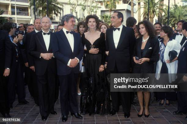 Gilles Jacob, délégué général du Festival de Cannes, Vittorio Gassman, Fanny Ardant et Stefania Sandrelli lors de la présentation du film d'Ettore...