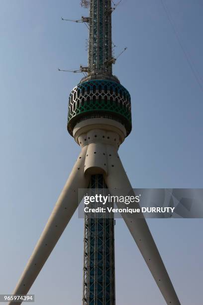 Architecture sovietique : La tour de la television, Tachkent, Ouzbekistan.