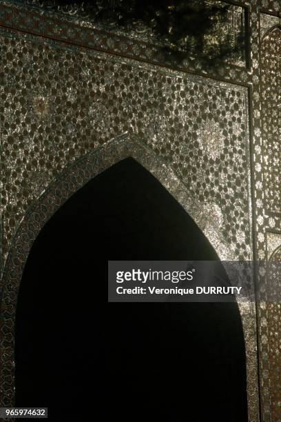 Entree principale du Mausolee Zenghi Ata, région de Tachkent, Ouzbekistan.
