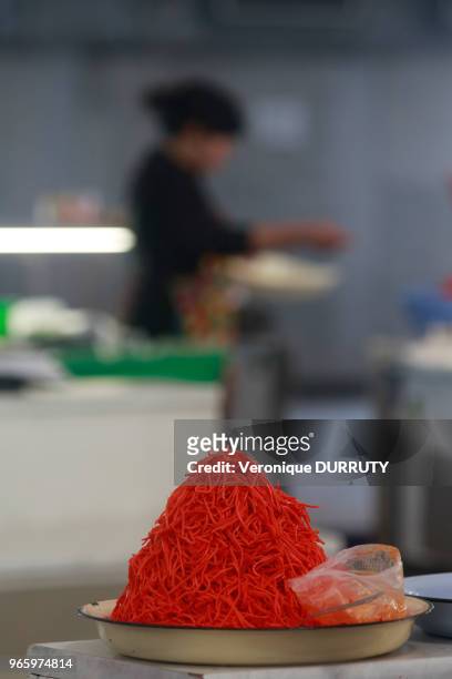 Carottes rouges râpées, Bazar Chorsu à Tachkent, Ouzbekistan.