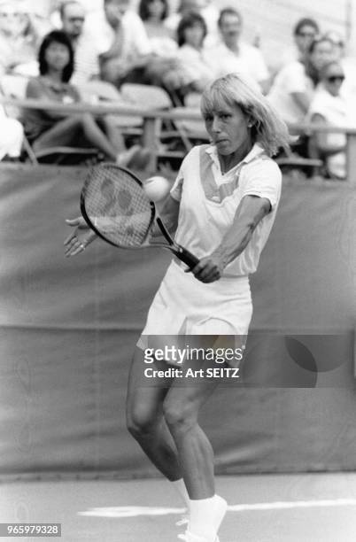 Revers de Martina Navratilova en finale du tournoi de tennis Linda Carter-Maybelline à Bonaventure, Floride, Etats Unis.