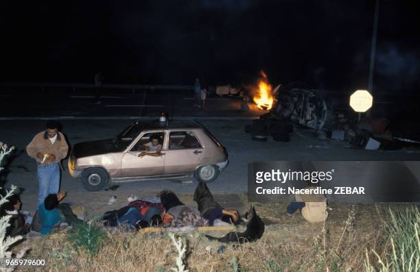 Autoroute N16 bloquée par de jeunes harkis le 25 juin 1991 à Jouques, France.