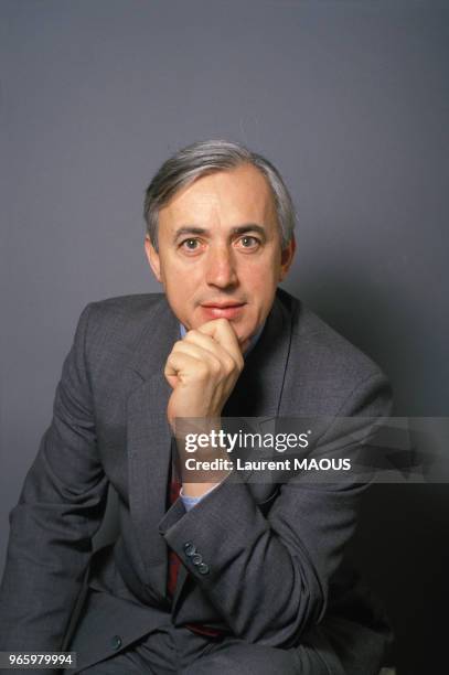 MARs: Close up Pierre Méhaignerie, ministre de l'Équipement, du Logement, de l'Aménagement du territoire et des Transports, le 22 mars 1986 à Paris,...