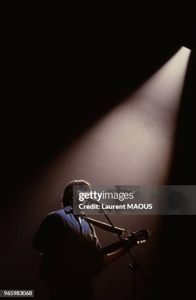 Yves Duteuil en concert à l'Olympia le 22 octobre 1987 à Paris, France.