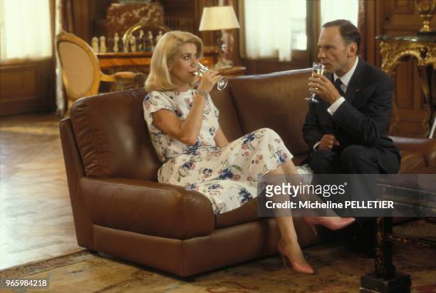 Jean-Louis Trintignant lors du tournage du film 'Le Bon Plaisir' réalisé par Francis Girod le 21 juillet 1983 à Paris, France.