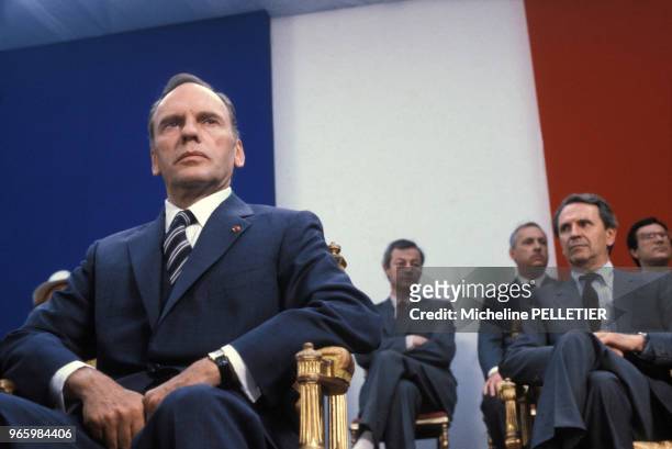 Jean-Louis Trintignant lors du tournage du film 'Le Bon Plaisir' réalisé par Francis Girod le 30 juillet 1983 à Paris, France.