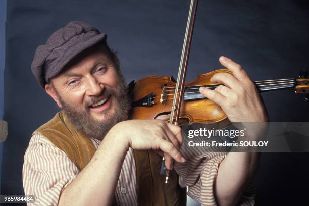 Close up Ivan Rebroff, chanteur allemand, le 13 avril 1990 en France.