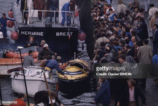 Arrivée de Gérard d'Aboville à Brest après sa traversée de l'océan Atlantique à la rame en solitaire, dans le Finistère, le 21 septembre 1980, France.