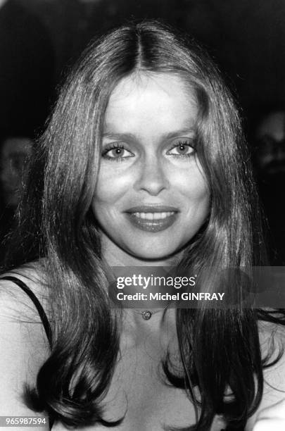 Actrice américaine Barbara Bach en 1977 à Cannes, France.