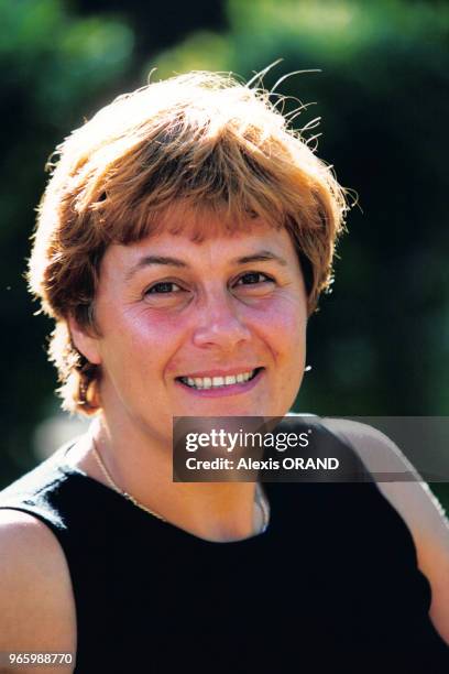 Portrait de la ministre de l'Aménagement du Territoire et de l'Environnement Dominique Voynet à la journée d'été des verts le 22 août 2000 à Lanas,...