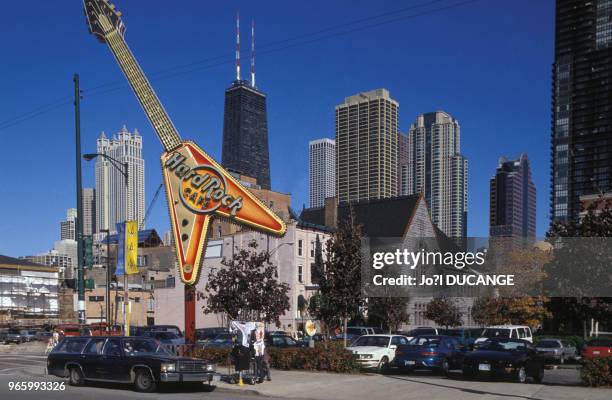 Enseigne d'un Hard Rock Cafe à Chicago, le 27 octobre 1993, dans l'Illinois, Etats-Unis.