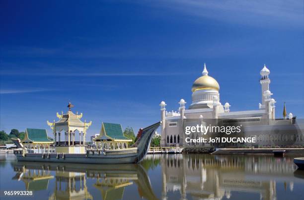 La mosquée Omar Ali Saifuddin à Bandar Seri Begawan, le 21 septembre 1989, Brunéi Darussalam.