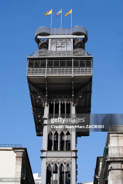 Ascenseur de Santa Justa , construit entre 1900 et 1902 par l'ingénieur franco-portugais Raoul Mesnier du Ponsard, élève de Gustave Eiffel,...