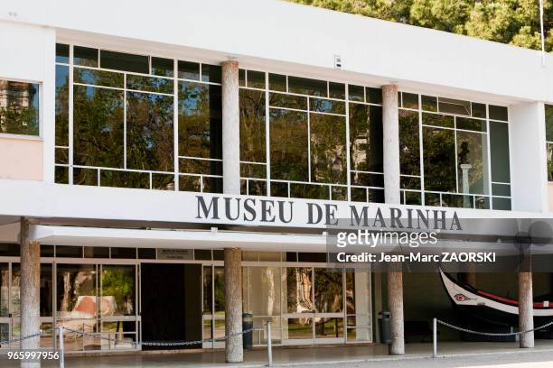 Entrée du musée de la marine à Lisbonne au Portugal le 19 avril 2006. Ce musée est situé dans le Monastère des Hiéronymites.