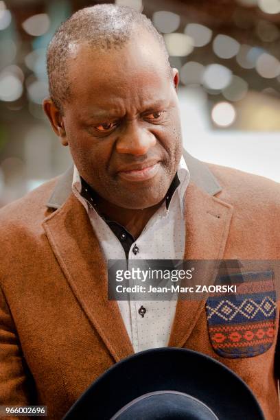 Alain Mabanckou, écrivain et enseignant franco-congolais, lauréat du prix Renaudot en 2006, et titulaire de la chaire de création artistique au...
