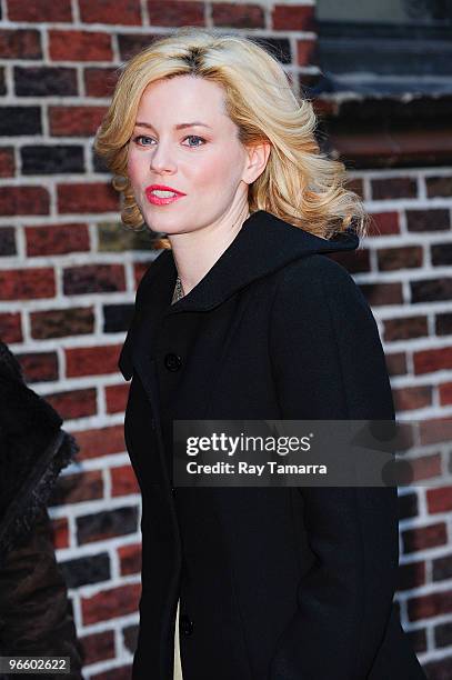 Actress Elizabeth Banks visits the "Late Show With David Letterman" at the Ed Sullivan Theater on February 11, 2010 in New York City.