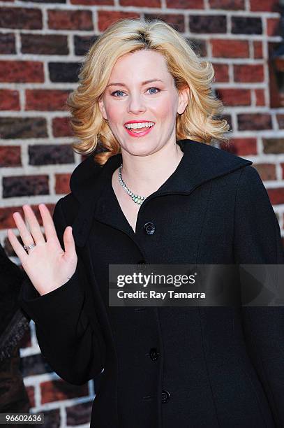 Actress Elizabeth Banks visits the "Late Show With David Letterman" at the Ed Sullivan Theater on February 11, 2010 in New York City.