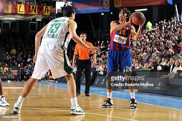 Victor Sada, of Regal FC Barcelona in action during the Euroleague Basketball 2009-2010 Last 16 Game 3 between Regal FC Barcelona vs Panathinaikos...