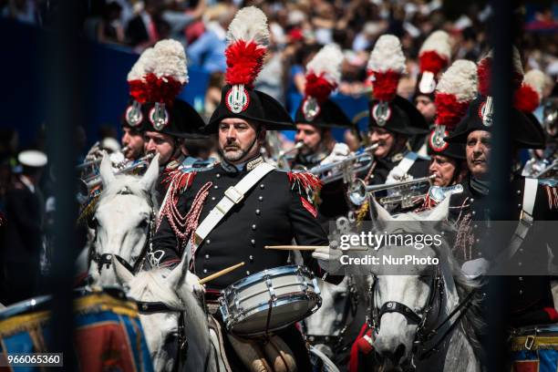 Italian Carabinieri take part in the parade during the ceremony to mark the anniversary of the Italian Republic on June 2, 2018 at Piazza Venezia in...