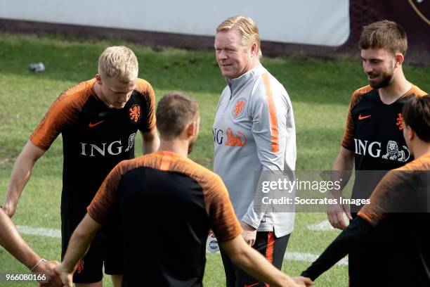 Donny van de Beek of Holland, coach Ronald Koeman of Holland, Davy Propper of Holland during the Training Holland at the Stadio Filadelfia on June 2,...