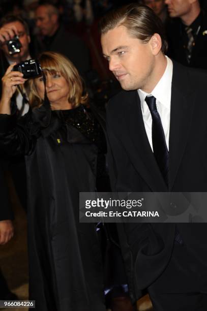 Leonardo Di Caprio and his mother Irmelin taking pictures of her son.