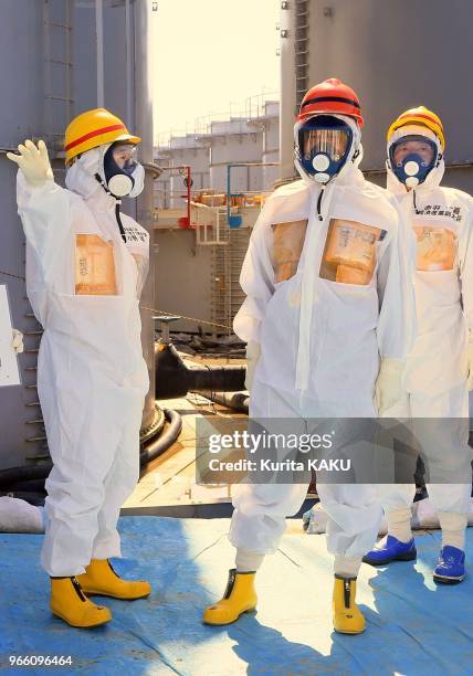 Le Premier ministre japonais Shinzo Abe s'est rendu le 19 septembre 2013 a Fukushima, Japon. Il a visite la centrale accidentee, pour la premiere...