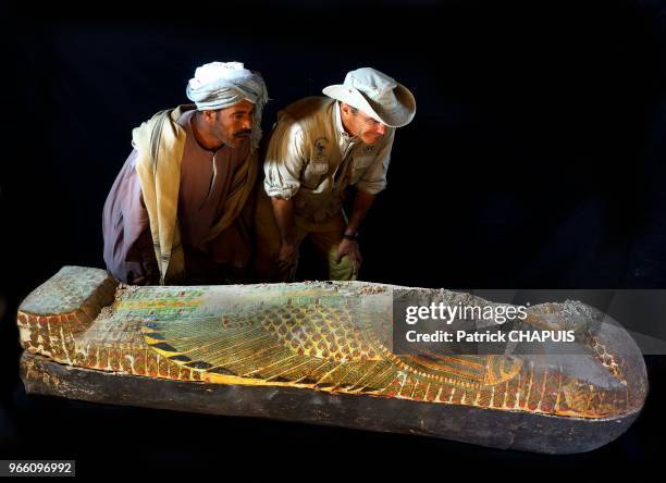 Découverte d'un sarcophage en bois de la 17ème dynastie le 13 février 2014 à Louxor dans la partie orientale de la nécropole thébaine, Egypte. Le...