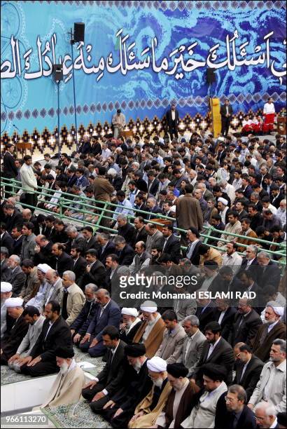 Iran- Tehran oct.24 ,2006 Thousands of worshipers attend Eid al-Fitr prayers, marking the end of the fasting month of Ramadan, at Khomeini Grand...