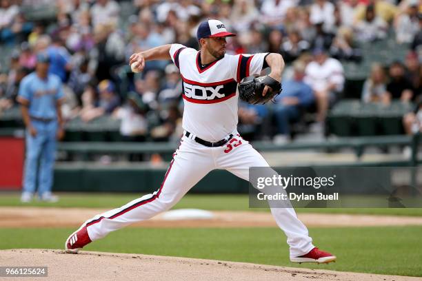 James Shields of the Chicago White Sox pitches in the first inning against the Milwaukee Brewers at Guaranteed Rate Field on June 2, 2018 in Chicago,...