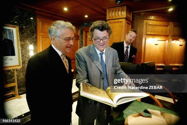 Jean-Louis Borloo et le ministre de l'energie et des mines Algerien CHakib KHELIL.