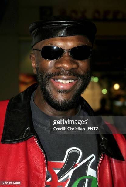 Hollywood - Isaac Hayes attends the Los Angeles Premiere of "Be Cool" held at the Grauman's Cinese Theater in Hollywood, California, United States....