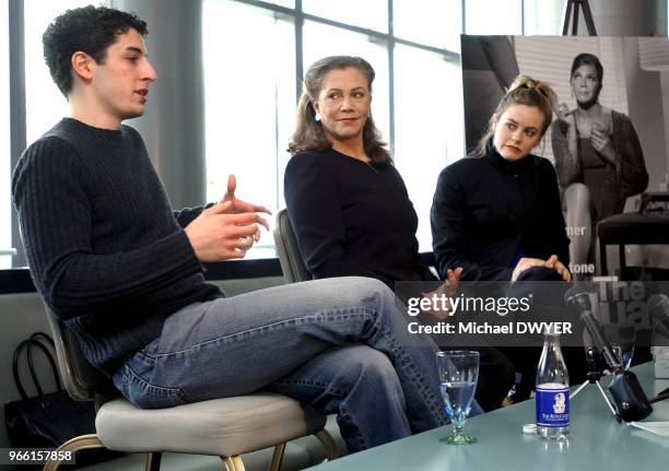 Jason Biggs, Kathleen Turner and Alicia Silverstone at a press availabiltiy in Boston, to promote the new play, "The Graduate.".