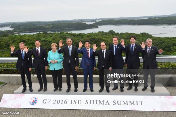 Photo de famille du G7 avec la chancelière allemande Angela Merkel, le premier ministre canadien Justin Trudeau, le président américain Barack Obama,...