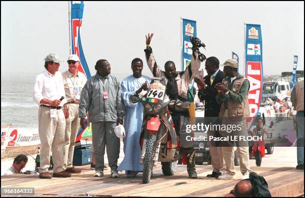 Arrival of rallye Paris-Dakar at the Lac Rose.