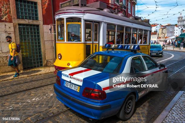 Tramway électrique de la ligne n° 28 nommé "Elétricos" , le 31 mars 2017, Lisbonne, Portugal.