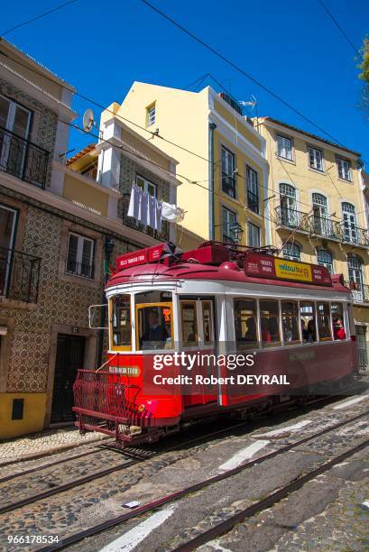 Tramway électrique de la ligne n° 28 nommé "Elétricos" , le 31 mars 2017, Lisbonne, Portugal.