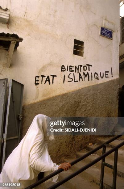 RETOUR DE MOHAMED BOUDIAF PDT. DU HAUT CONSEIL D'ETAT.